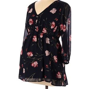 NWOT Floral Maternity Top